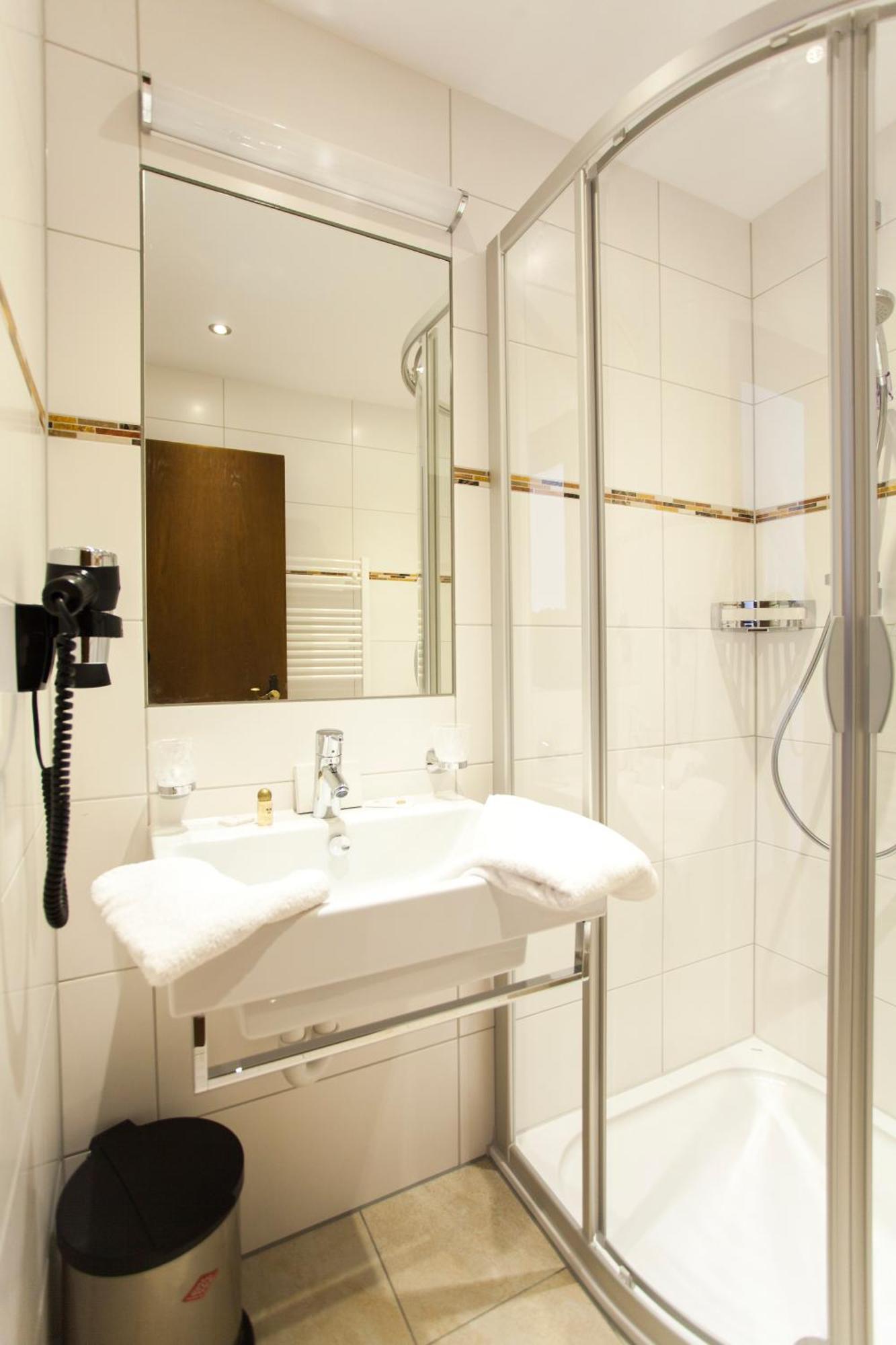 Hotel Schoenauer Hof 3*