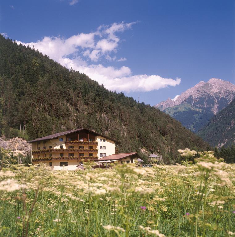 Schoenauer Hof 3*